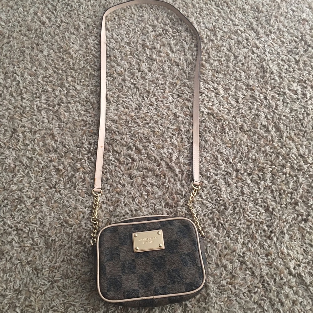 Micheal kors crossbody